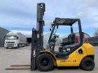 Вилочний автонавантажувач Komatsu, з бічним зсувом