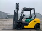 автонавантажувач Komatsu з бічним зміщенням. Модель: FG25C